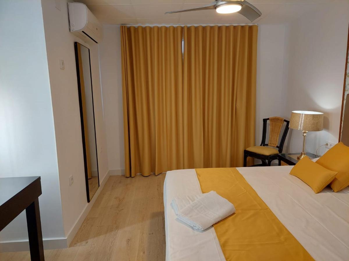 Hostal Garden Rous Paiporta Buitenkant foto