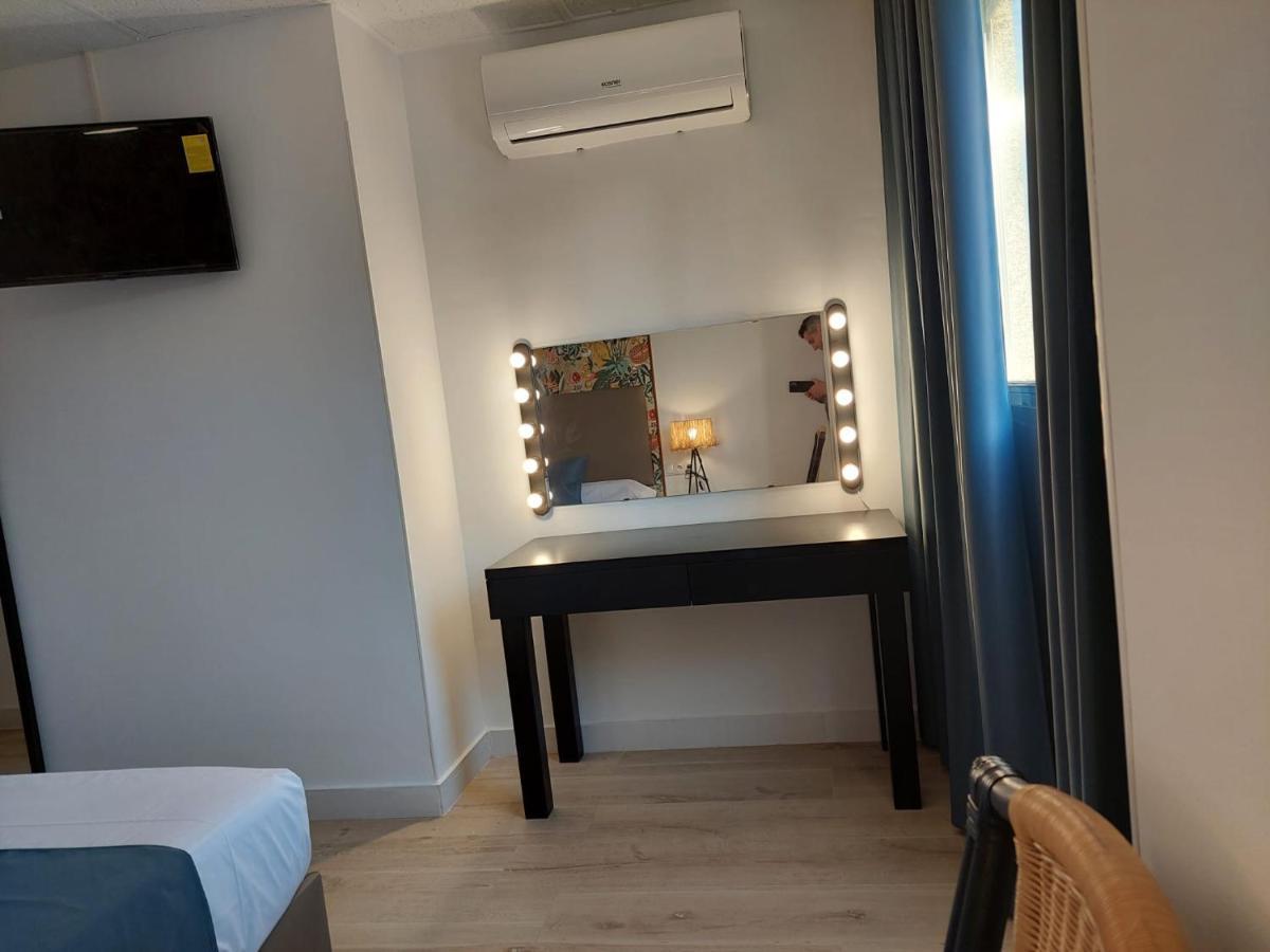 Hostal Garden Rous Paiporta Buitenkant foto