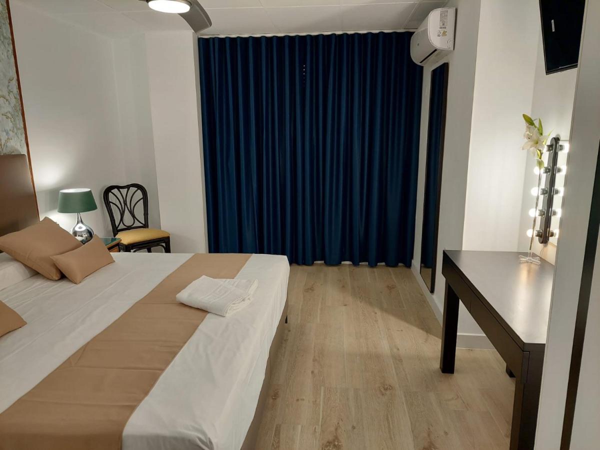 Hostal Garden Rous Paiporta Buitenkant foto