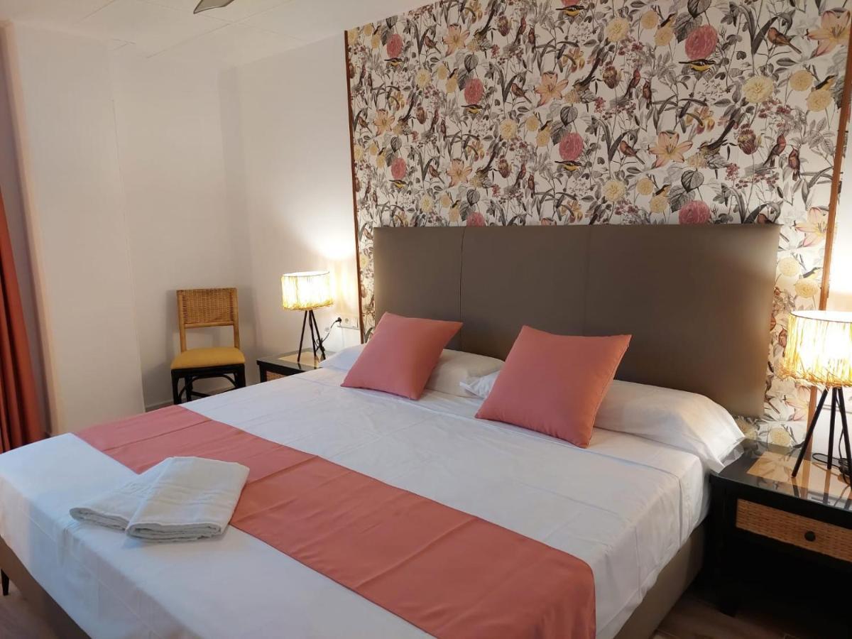 Hostal Garden Rous Paiporta Buitenkant foto