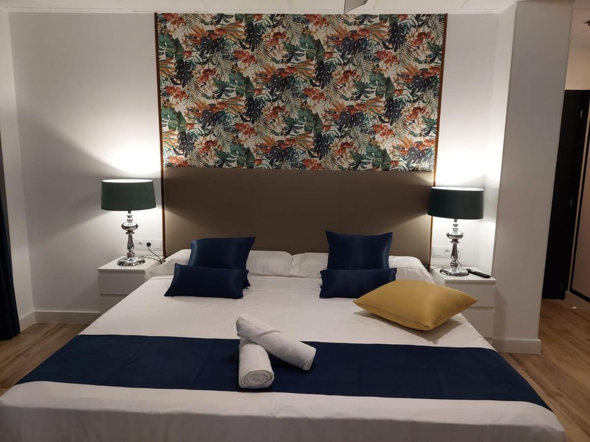 Hostal Garden Rous Paiporta Buitenkant foto
