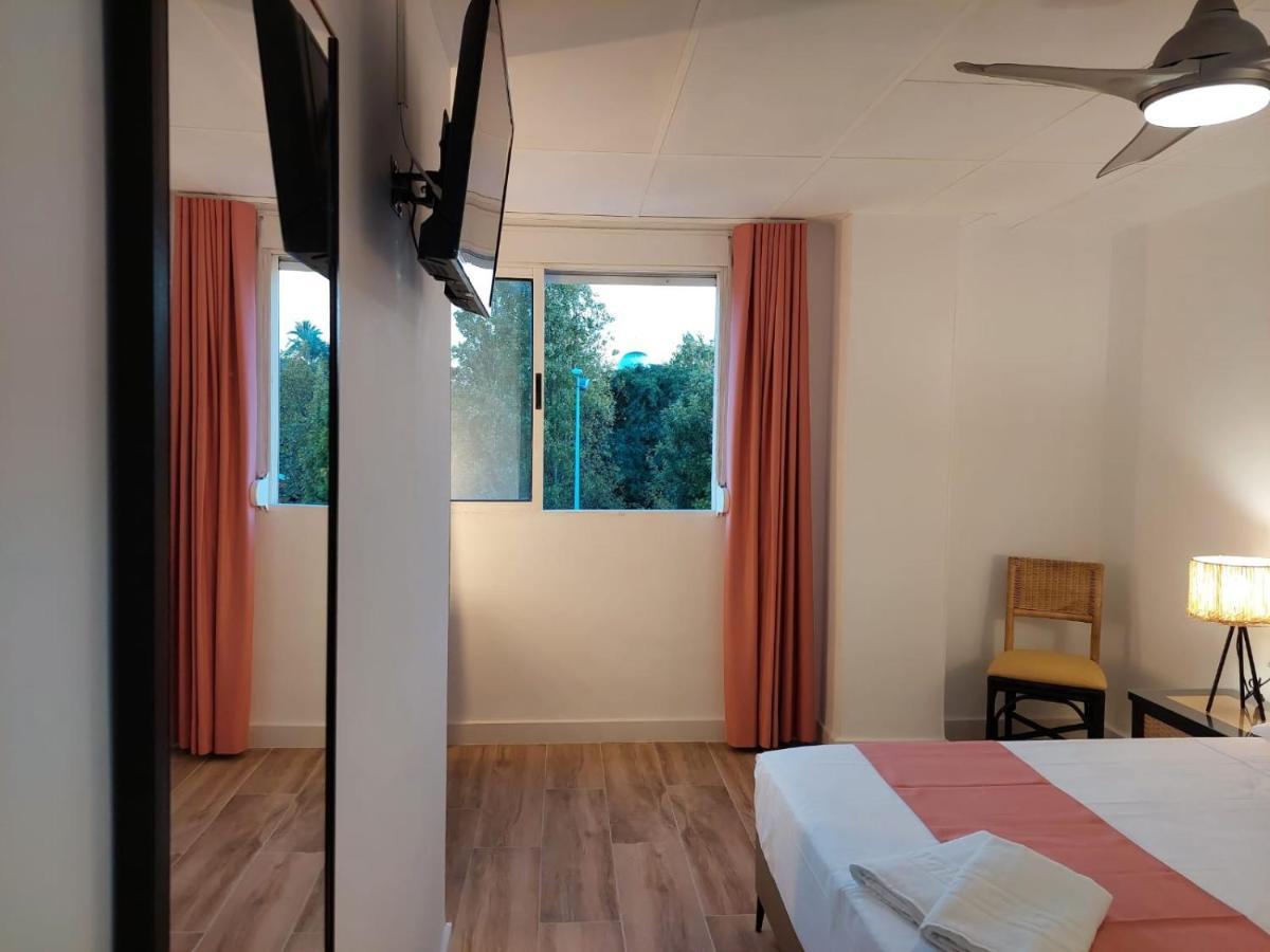Hostal Garden Rous Paiporta Buitenkant foto
